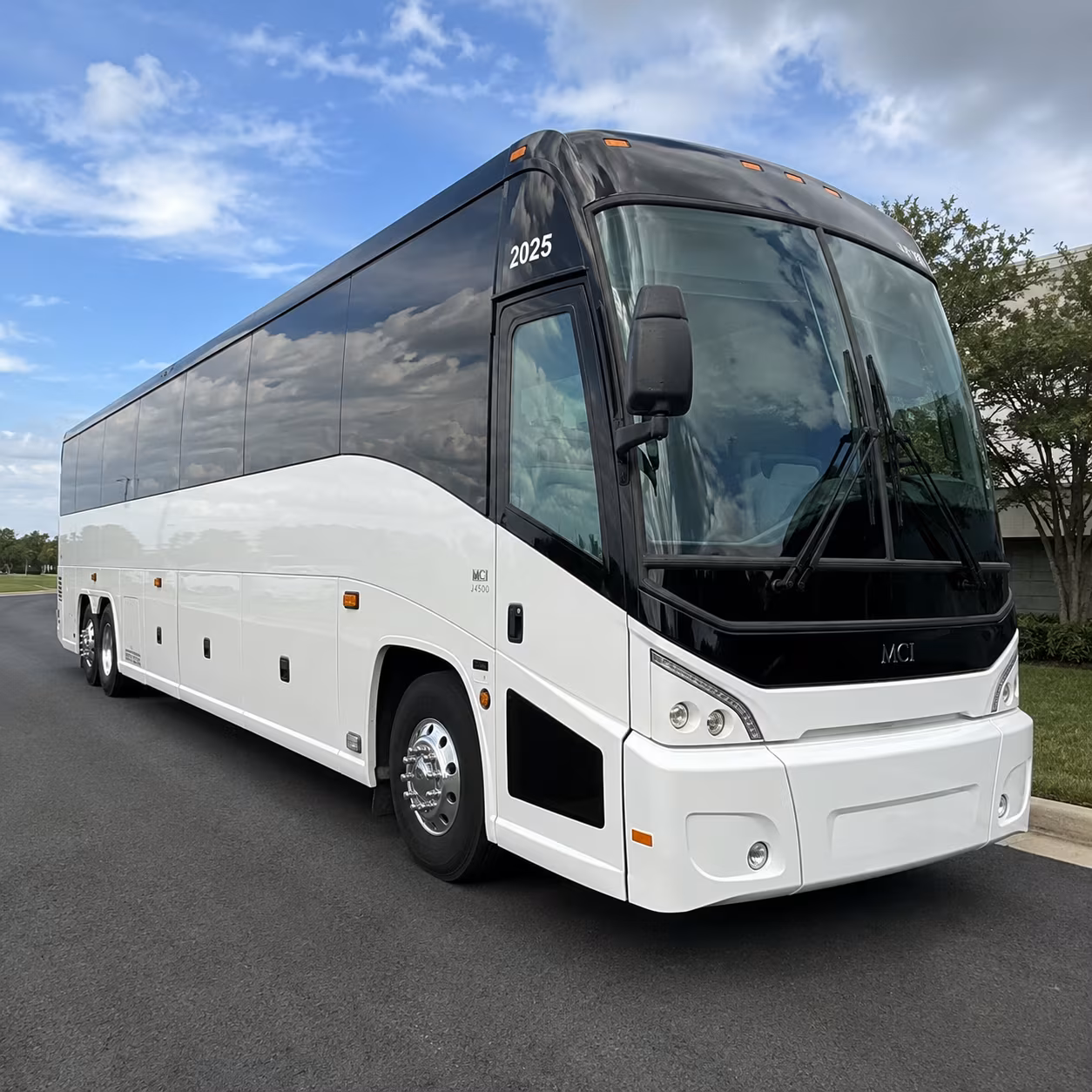 charter buses to toyota arena for ontario reign and ontario clippers games